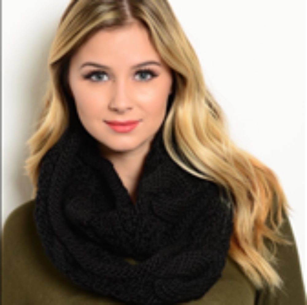 BLACK INFINITY SCARF